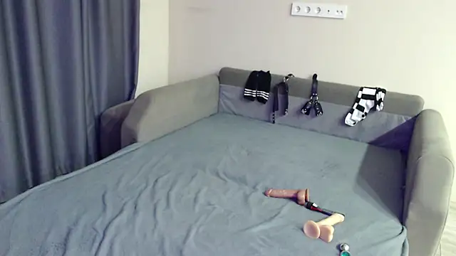 blaire  18 online show from February 16, 4:53 pm