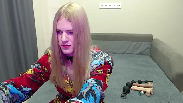 blaire  18 online show from February 25, 6:36 am