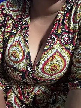 Snapshot of Lovely-Shivani chatting on February 7, 6:11 pm Lovely-Shivani online show from February 7, 6:11 pm