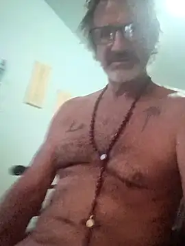 Snapshot of Cloudin_around chatting on October 11, 7:34 pm Cloudin around online show from October 11, 7:34 pm