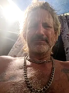 Snapshot of Cloudin_around chatting on April 1, 3:42 pm Cloudin around online show from April 1, 3:42 pm