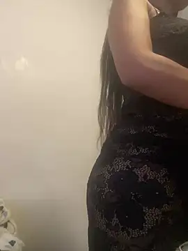 Snapshot of CurvyQueen19 chatting on February 22, 4:19 pm CurvyQueen19 online show from February 22, 4:19 pm