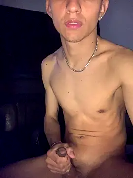 gabrielzinnnn085 online show from October 18, 2:47 am