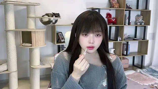 Chenjing0 online show from May 9, 12:10 pm