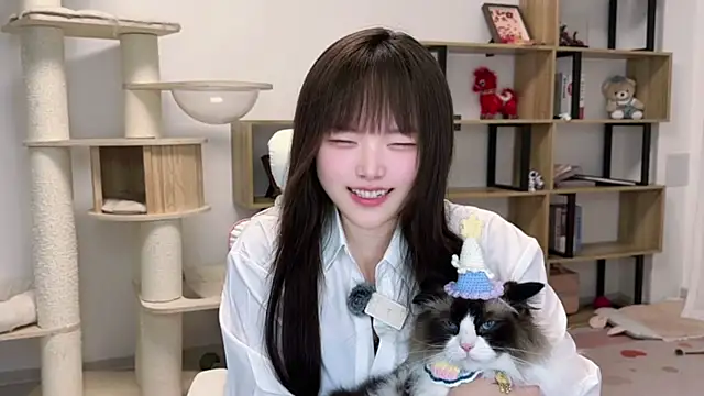 Chenjing0 online show from May 16, 12:15 pm