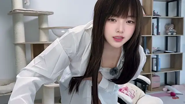 Chenjing0 online show from May 17, 7:50 am