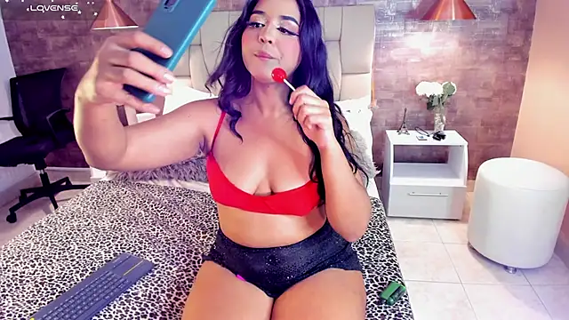 Snapshot of Scarlet_lace chatting on January 24, 7:49 pm Scarlet lace online show from January 24, 7:49 pm