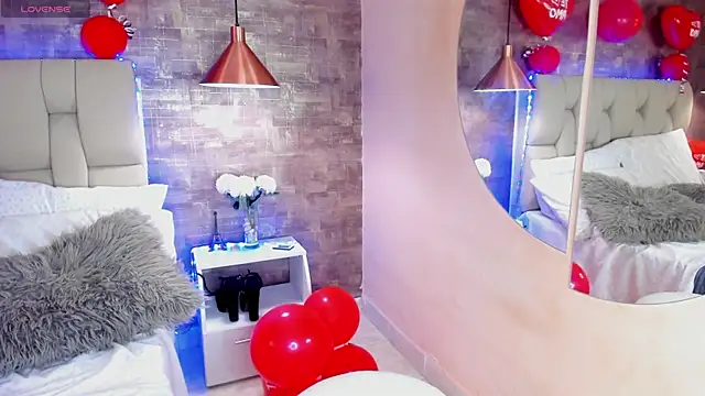 Snapshot of Scarlet_lace chatting on February 15, 10:31 pm Scarlet lace online show from February 15, 10:31 pm