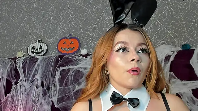 LiaCathaleya online show from October 31, 6:20 pm