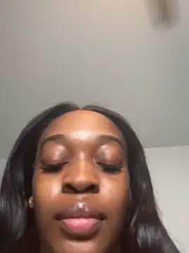 Snapshot of PrettypetitePrincess chatting on January 29, 4:47 am PrettypetitePrincess online show from January 29, 4:47 am