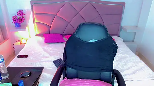 Carolaine01 online show from October 13, 5:46 pm