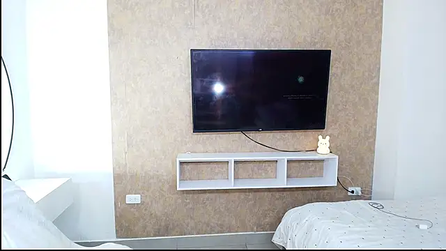 Snapshot of sexy_melany_xxx chatting on September 27, 2:27 am sexy melany xxx online show from September 27, 2:27 am