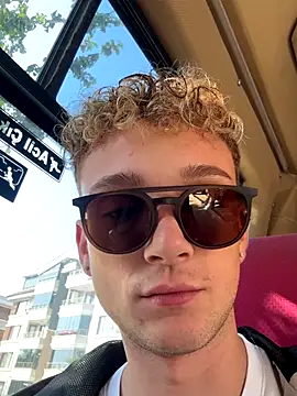 Snapshot of verici34 chatting on October 17, 7:33 am verici34 online show from October 17, 7:33 am