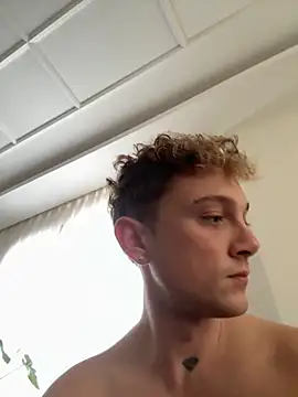 Snapshot of verici34 chatting on October 18, 6:16 am verici34 online show from October 18, 6:16 am