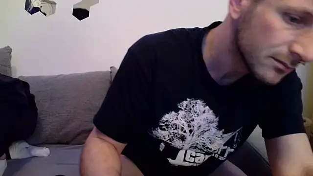 Snapshot of Geiler_Staender chatting on February 19, 2:40 am Geiler Staender online show from February 19, 2:40 am