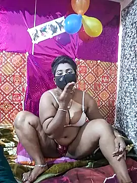 Snapshot of SEXY-CHAHAT chatting on January 21, 10:41 am SEXY-CHAHAT online show from January 21, 10:41 am