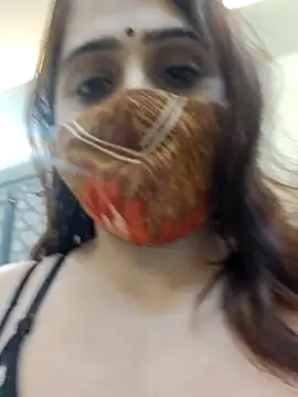 shreya1765 online show from December 16, 3:44 am