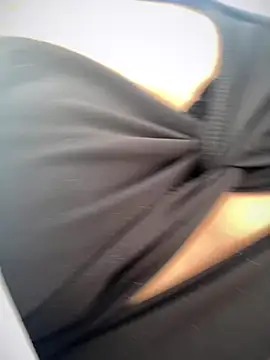 Snapshot of BELLA--26 chatting on October 16, 1:45 pm BELLA--26 online show from October 16, 1:45 pm