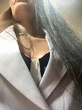 Snapshot of BELLA--26 chatting on October 22, 2:06 pm BELLA--26 online show from October 22, 2:06 pm