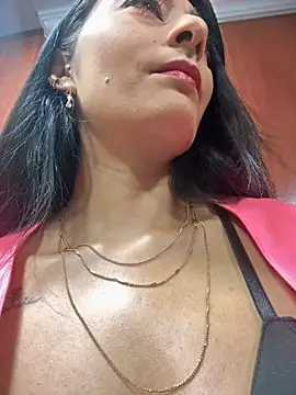 Snapshot of BELLA--26 chatting on October 28, 1:58 pm BELLA--26 online show from October 28, 1:58 pm