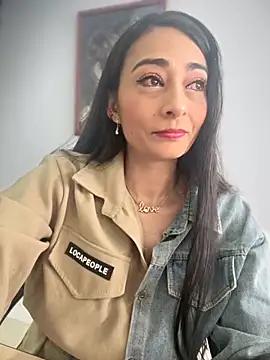 Snapshot of BELLA--26 chatting on November 1, 2:08 pm BELLA--26 online show from November 1, 2:08 pm