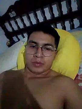 Snapshot of RODRI_POLLADURA chatting on January 18, 2:36 am RODRI POLLADURA online show from January 18, 2:36 am