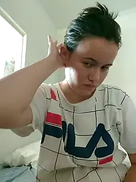 Snapshot of camillebr chatting on January 2, 4:24 pm camillebr online show from January 2, 4:24 pm