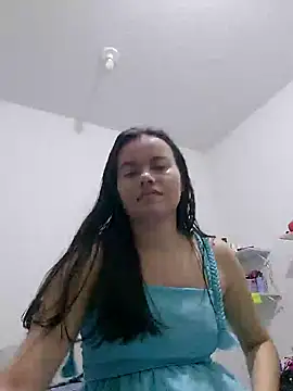 Snapshot of camillebr chatting on January 5, 12:52 am camillebr online show from January 5, 12:52 am