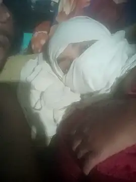 Snapshot of YourHotRandi chatting on January 6, 5:59 pm YourHotRandi online show from January 6, 5:59 pm