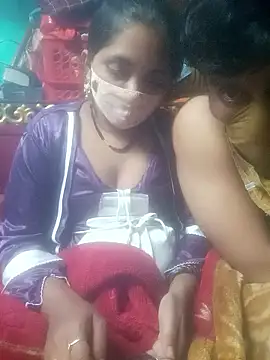 Snapshot of YourHotRandi chatting on January 8, 5:48 pm YourHotRandi online show from January 8, 5:48 pm