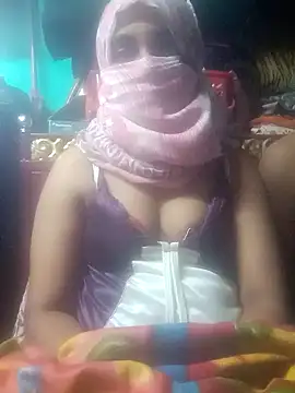 Snapshot of YourHotRandi chatting on January 18, 6:55 pm YourHotRandi online show from January 18, 6:55 pm