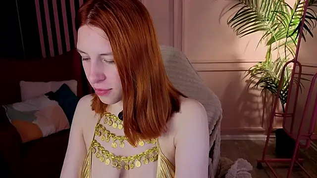 Snapshot of Mikka_Blush chatting on October 9, 9:24 pm Mikka Blush online show from October 9, 9:24 pm