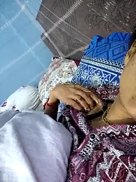 Snapshot of 124pakhi chatting on February 4, 12:05 am 124pakhi online show from February 4, 12:05 am