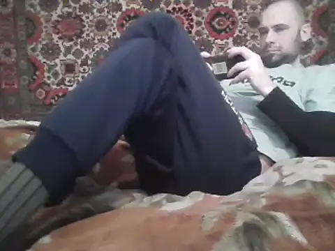 Snapshot of AlferezzSolvajo chatting on March 7, 10:02 am AlferezzSolvajo online show from March 7, 10:02 am