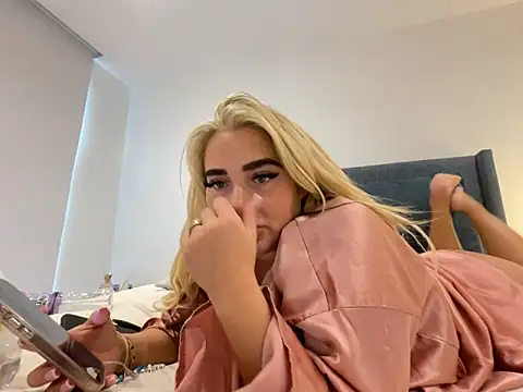TastyTiffanyy online show from February 5, 4:14 pm