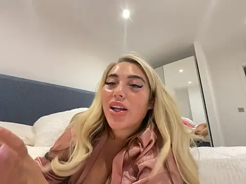 TastyTiffanyy online show from March 4, 9:43 pm