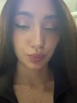 Maddy Jones online show from January 17, 5:11 am