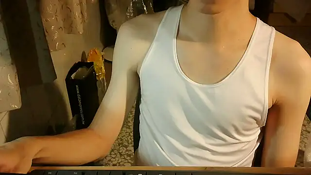 KYU890428 online show from October 9, 6:28 pm