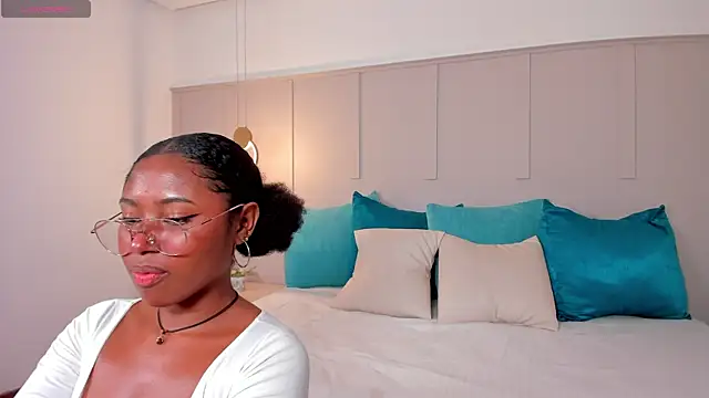 Snapshot of violeta_ruiz_ chatting on January 28, 10:23 pm violeta ruiz online show from January 28, 10:23 pm