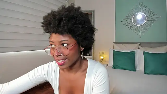 Snapshot of violeta_ruiz_ chatting on February 5, 4:25 pm violeta ruiz online show from February 5, 4:25 pm