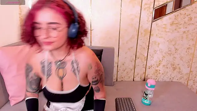 Snapshot of catalehia_moonlight chatting on February 22, 3:25 pm catalehia moonlight online show from February 22, 3:25 pm