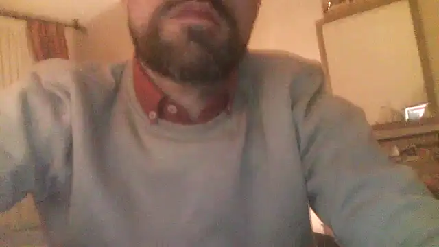 Snapshot of Patrickhound chatting on January 24, 1:45 am Patrickhound online show from January 24, 1:45 am