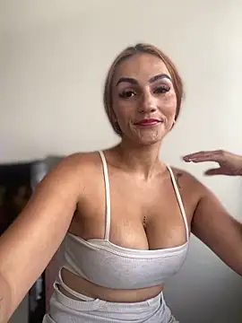 Samantha bigboobs online show from January 9, 7:40 pm