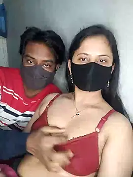 Snapshot of Hot_Nila chatting on January 27, 2:42 am Hot Nila online show from January 27, 2:42 am