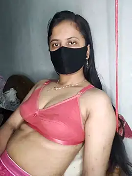 Snapshot of Hot_Nila chatting on February 17, 2:31 am Hot Nila online show from February 17, 2:31 am