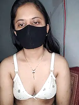 Snapshot of Hot_Nila chatting on March 4, 2:27 am Hot Nila online show from March 4, 2:27 am