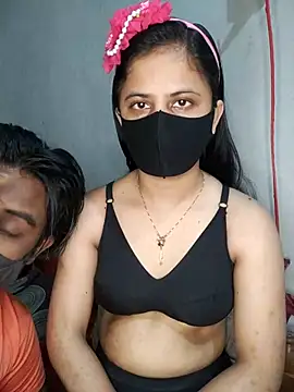 Snapshot of Hot_Nila chatting on March 16, 2:43 am Hot Nila online show from March 16, 2:43 am