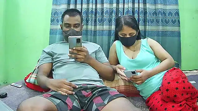 Snapshot of Hot_Nila chatting on September 28, 3:01 am Hot Nila online show from September 28, 3:01 am