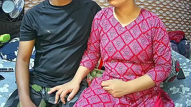 Hot Nila online show from April 28, 2:38 am