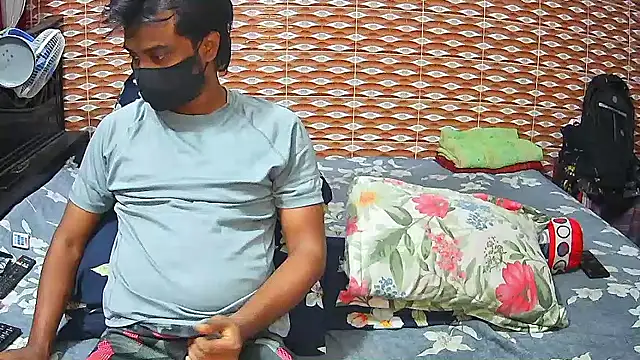 Hot Nila online show from May 19, 9:15 am